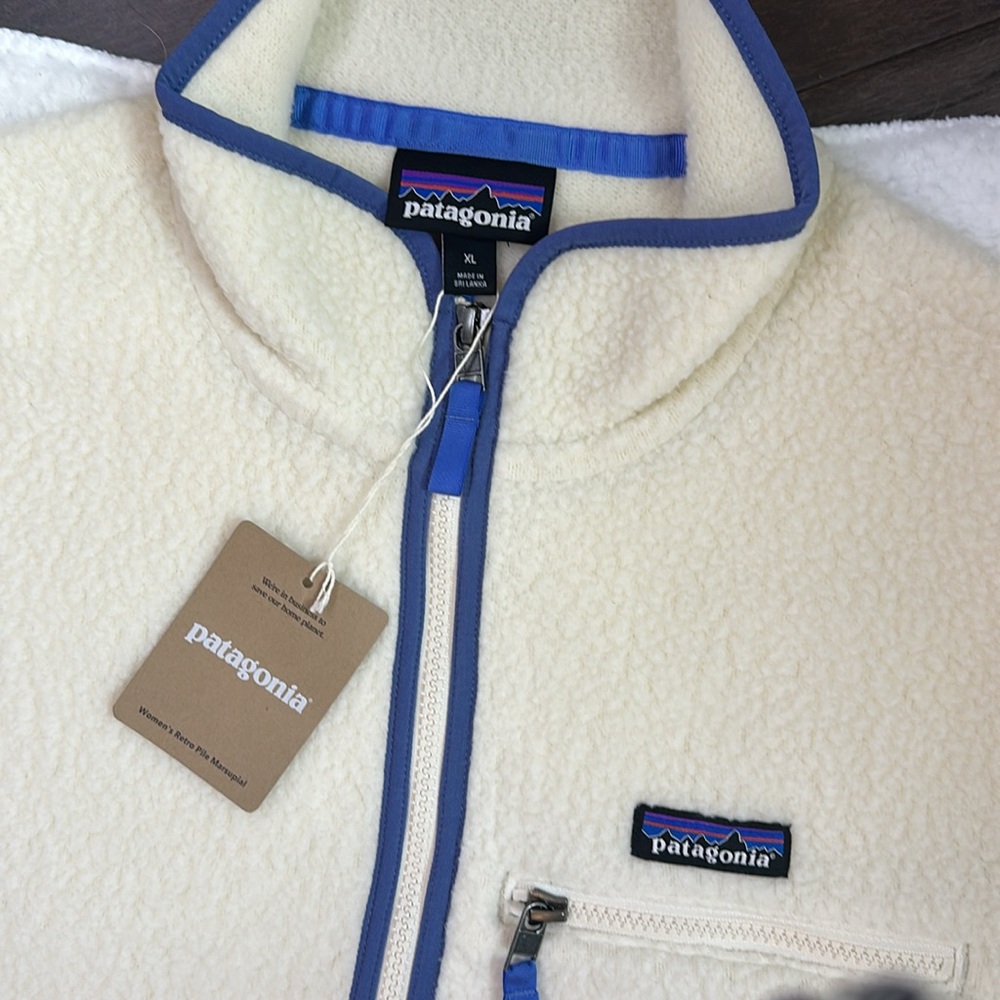 NWT.PATAGONIA.SIZE XL..Cream Fleece with Blue Accents - Picture 14 of 14